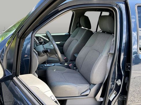 Used 2020 Nissan Frontier SV AWD/4WD image 9