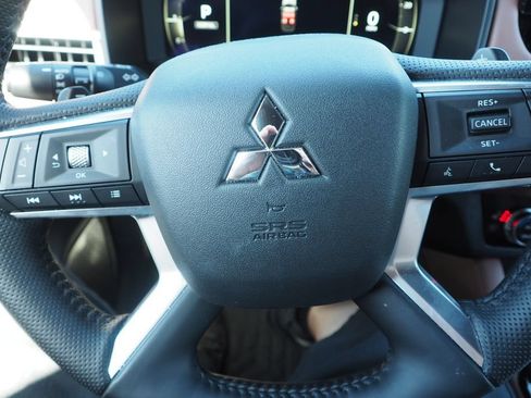 Used 2025 Mitsubishi Outlander SEL AWD/4WD image 29