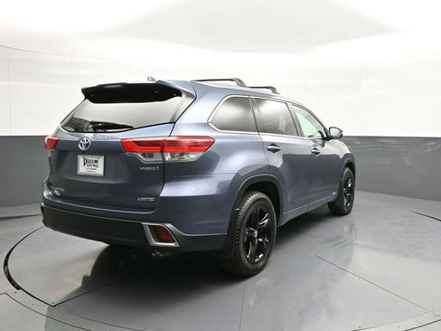 Used 2017 Toyota Highlander Limited Platinum w/ Carpet Mat Package AWD/4WD image 6