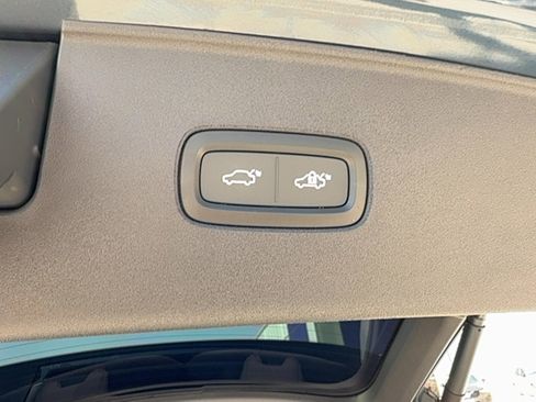 Certified 2025 Volvo EX90 Ultra image 29