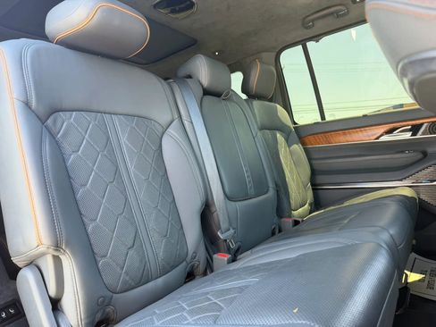 Used 2022 Jeep Grand Wagoneer Series III w/ Flexible Seating Group AWD/4WD image 22