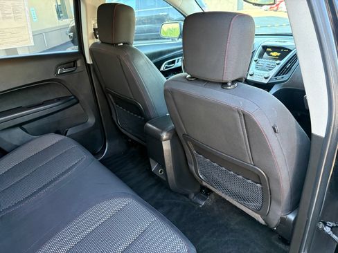 Used 2017 Chevrolet Equinox LT FWD image 20