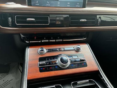 Used 2021 Lincoln Aviator Reserve w/ Equipment Group 201A image 12