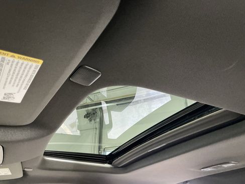 Used 2026 GMC Sierra 1500 SLT w/ SLT Premium Package image 6