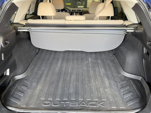 Used 2017 Subaru Outback 2.5i Premium AWD/4WD image 12