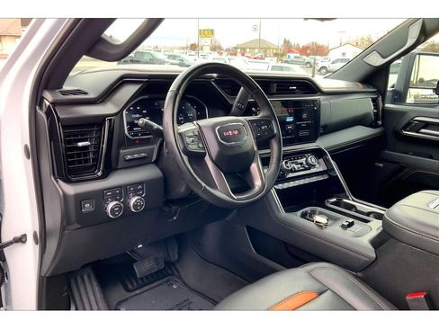 Used 2024 GMC Sierra 2500 AT4 w/ AT4 Premium Plus Package image 16