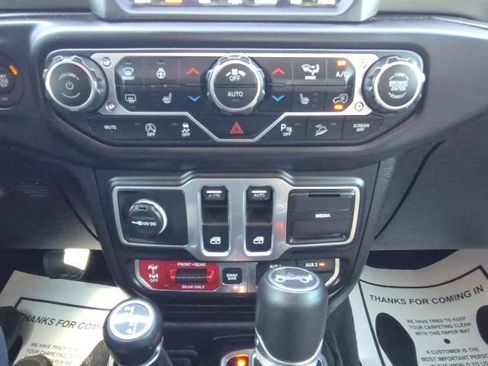 Used 2018 Jeep Wrangler Rubicon AWD/4WD image 18