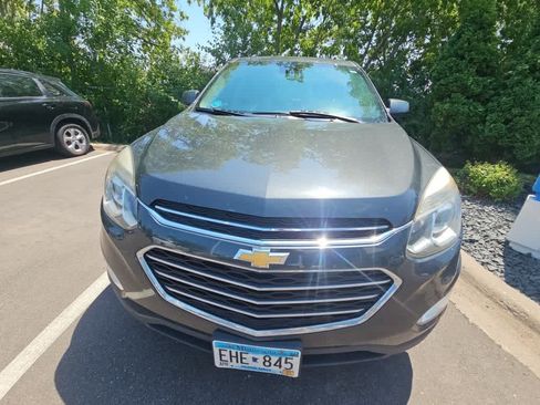 Used 2017 Chevrolet Equinox LT w/ Convenience Package AWD/4WD image 2