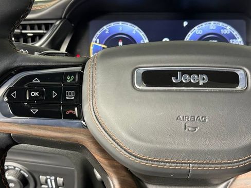 Used 2025 Jeep Grand Cherokee L Summit w/ Obsidian Package AWD/4WD image 34