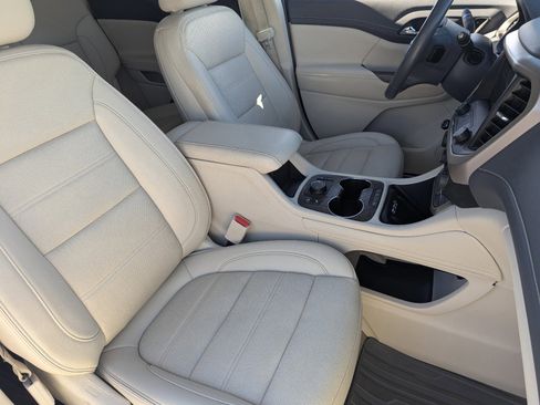 Used 2021 GMC Acadia Denali w/ Denali Technology Package image 11