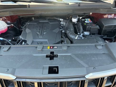 Used 2024 Kia Carnival LX FWD image 9