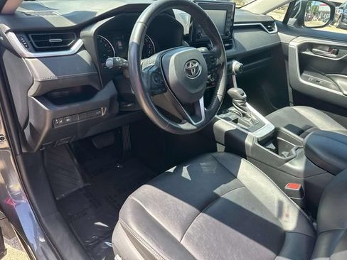 Used 2019 Toyota RAV4 XLE Premium FWD image 23