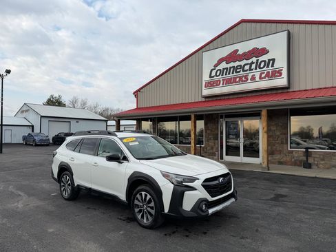 Used 2023 Subaru Outback Limited image 2