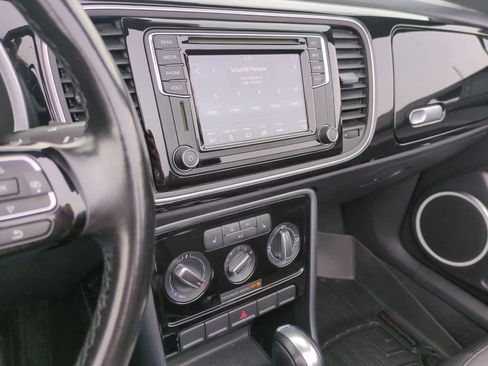 Used 2017 Volkswagen Beetle 1.8T SE image 28