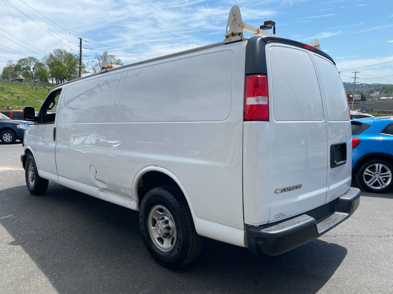 Used 2019 Chevrolet Express 2500 Extended w/ Driver Convenience Package RWD image 5