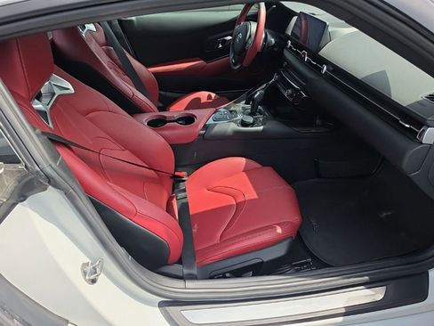 Used 2020 Toyota Supra RWD image 6