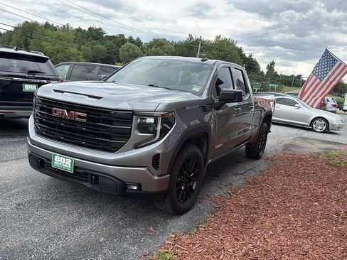Used 2025 GMC Sierra 1500 Elevation AWD/4WD image 4