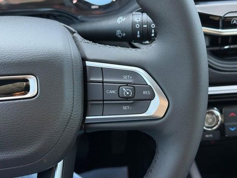 New 2026 Jeep Compass Latitude image 16