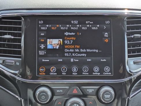 Used 2022 Jeep Grand Cherokee Limited w/ Tech Group AWD/4WD image 18