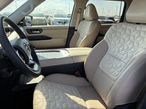 New 2026 Nissan Armada Platinum AWD/4WD image 11