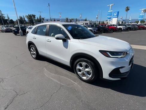 Certified 2023 Honda HR-V LX image 2