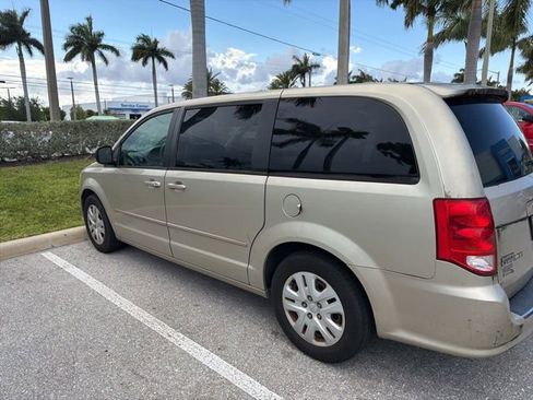 Used 2013 Dodge Grand Caravan SE FWD image 4