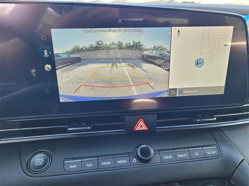 New 2025 Hyundai Elantra SEL image 9