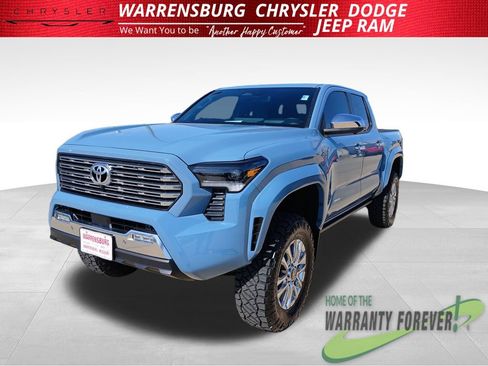 Used 2026 Toyota Tacoma Limited AWD/4WD image 8