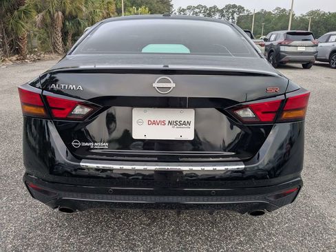 Used 2023 Nissan Altima 2.5 SR w/ SR Premium Package FWD image 5