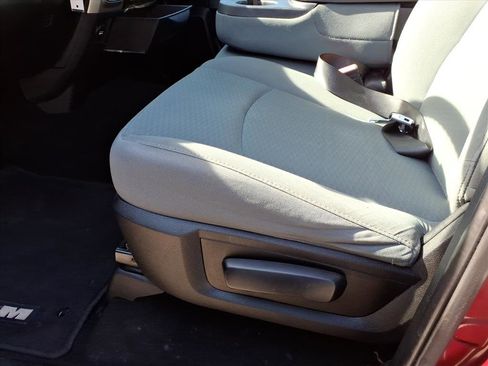 Used 2020 RAM 1500 Classic SLT AWD/4WD image 19