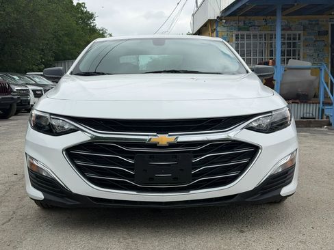 Used 2021 Chevrolet Malibu LS FWD image 2