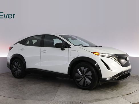 Used 2024 Nissan Ariya AWD image 14