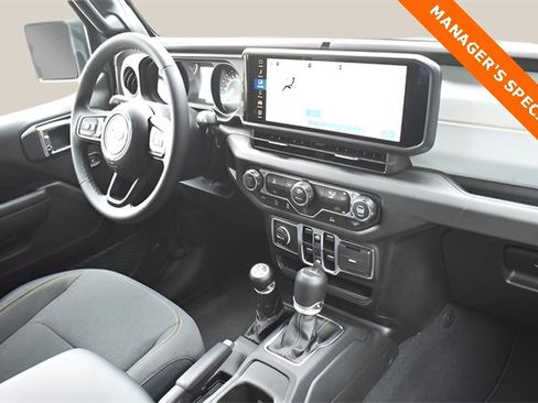 New 2025 Jeep Gladiator Sport image 17