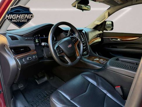 Used 2017 Cadillac Escalade Luxury image 14