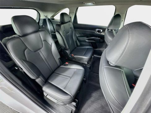 Used 2023 Kia Sorento SX AWD/4WD image 28
