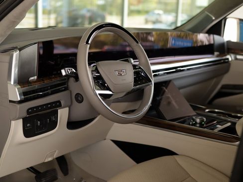 New 2025 Cadillac Escalade Premium Luxury Platinum image 9