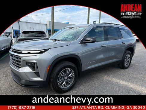 New 2026 Chevrolet Traverse LT w/ Driver Confidence Package FWD image 1