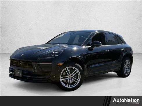 Used 2024 Porsche Macan image 1