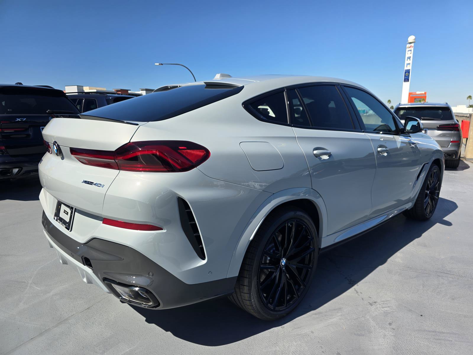 New 2027 BMW X6 xDrive40i w/ Executive Package AWD/4WD image 2