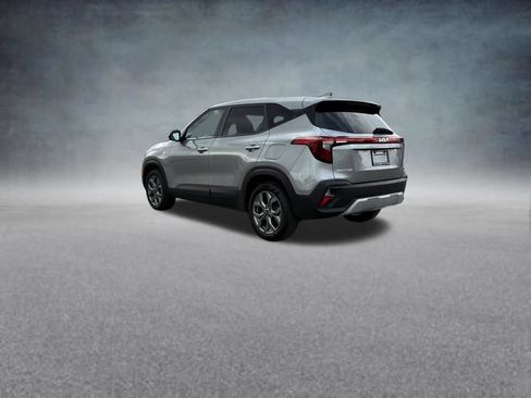 Used 2024 Kia Seltos LX AWD/4WD image 3