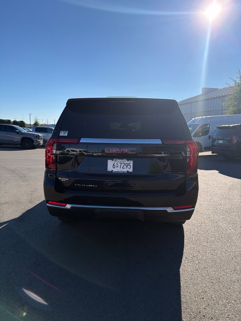 Used 2025 GMC Yukon Elevation AWD/4WD image 8