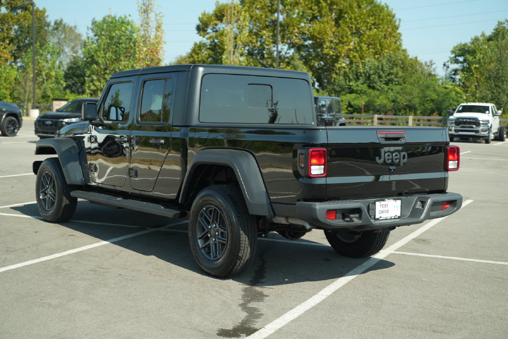 New 2026 Jeep Gladiator Sport AWD/4WD image 5