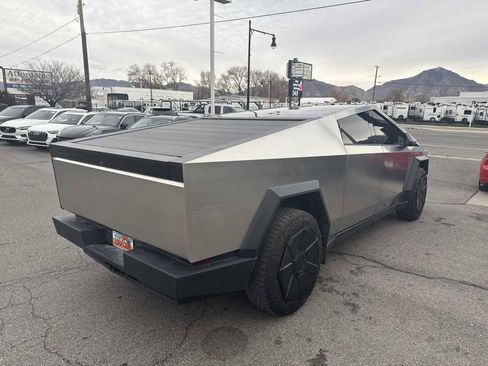 Used 2024 Tesla Cybertruck AWD Crew Cab image 6