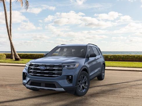Used 2026 Ford Explorer Active w/ Active Comfort Package AWD/4WD image 2