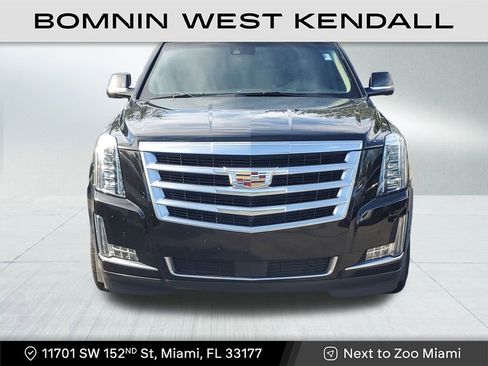 Used 2019 Cadillac Escalade ESV Premium Luxury image 2