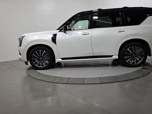 Certified 2025 Nissan Armada Platinum Reserve image 2
