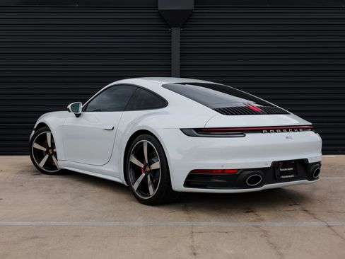 Certified 2022 Porsche 911 Carrera 4S image 3