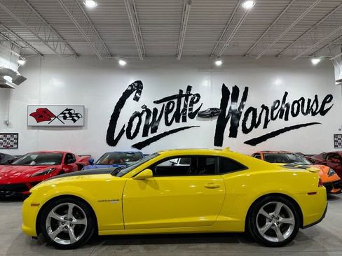Used 2015 Chevrolet Camaro LT w/ RS Package image 2