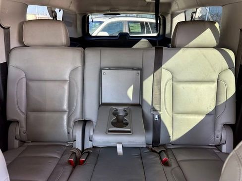 Used 2019 Chevrolet Suburban LT image 22