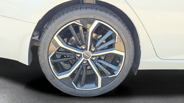 Used 2024 Nissan Altima 2.5 SR FWD image 18